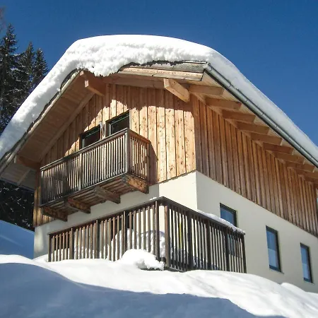 Feriehus Three-bedroom Holiday In *